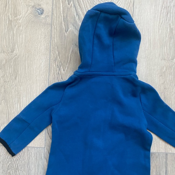 Nike One Piece - Size 6M - Picture 9 of 11